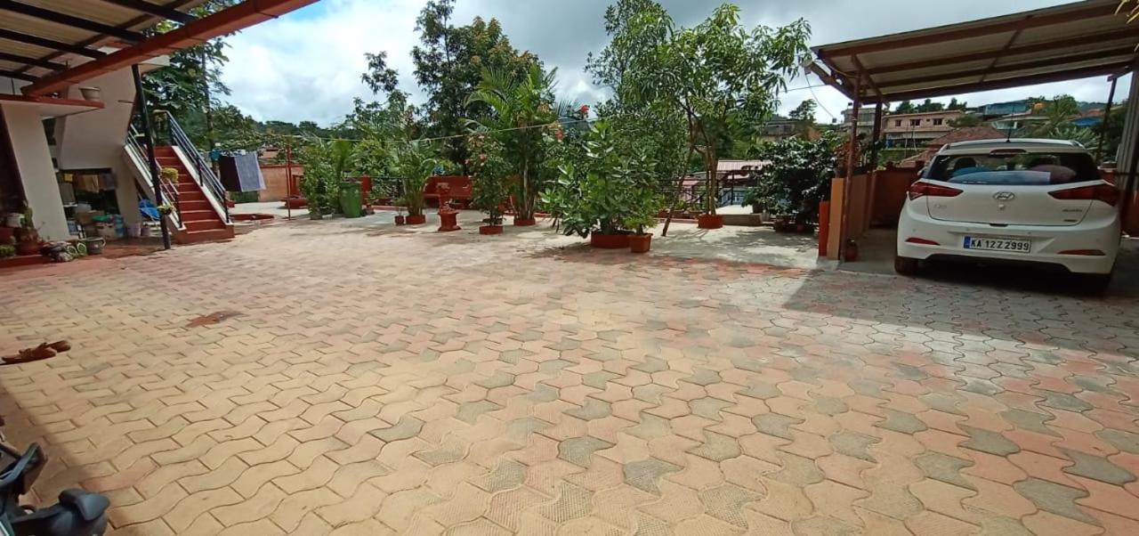 Coorg Girinivas Homestay 102 Мадікері Екстер'єр фото